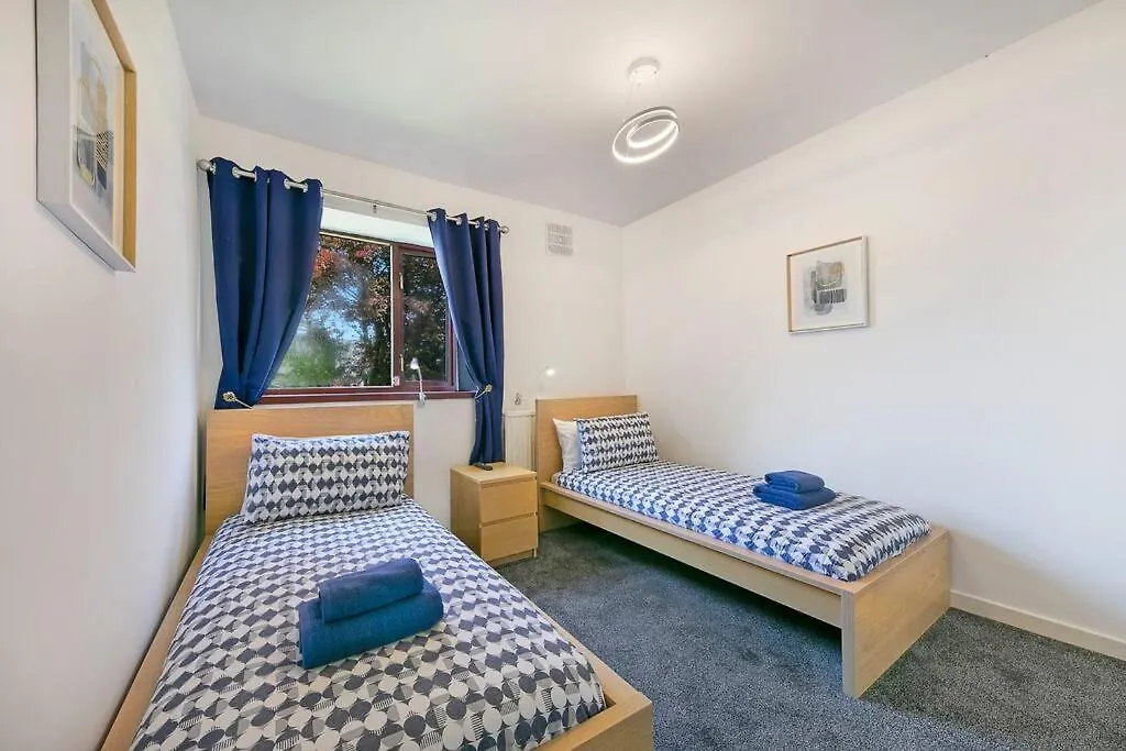 Faulds Crescent Lodge ✪ Grampian Lettings Ltd 阿伯丁 0*,