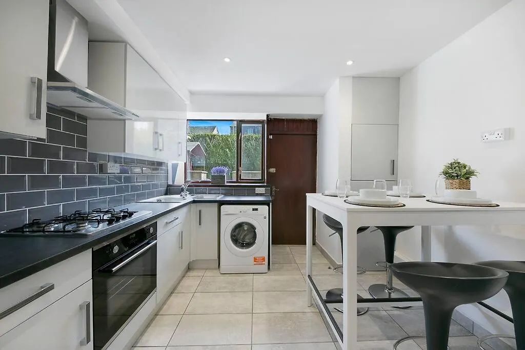 Faulds Crescent Lodge ✪ Grampian Lettings Ltd Aberdeen 0*,